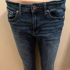 Women’s BKE size 29 super cute.